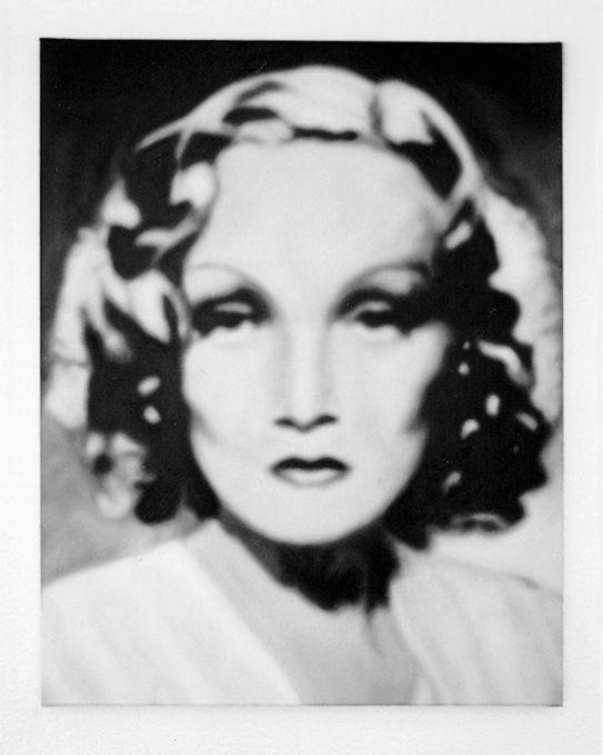 Marlene Dietrich - Klicken Sie auf das Bild, um andere Informationen zu erhalten